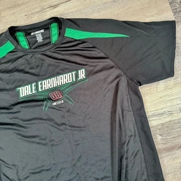 Dale Earnhardt Jr NASCAR Jersey t shirt
Black green mens XL 23x28
Normal wear - Picture 1 of 6